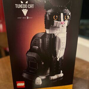 Lego Tuxedo Cat - New in Box, 1710 piece set